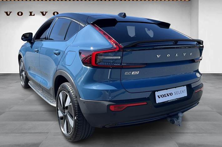 Blå Volvo EC40 fra 2025