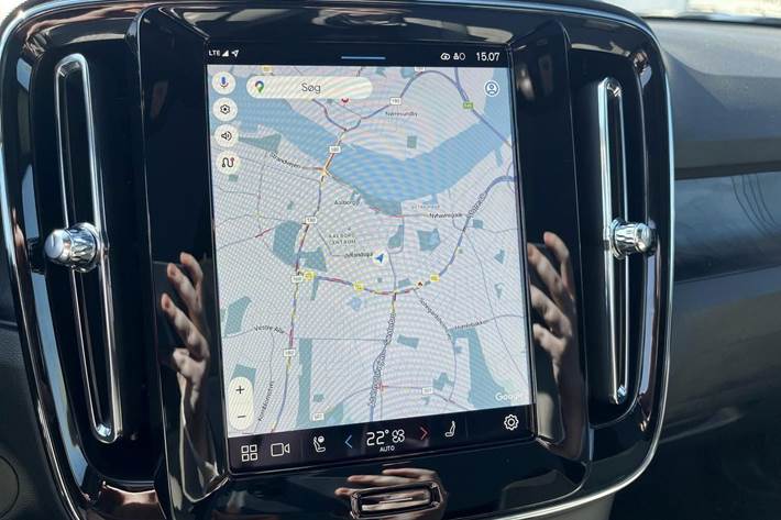 Blå Volvo EC40 fra 2025