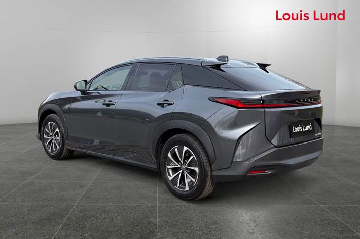 Grå Lexus RZ fra 2025