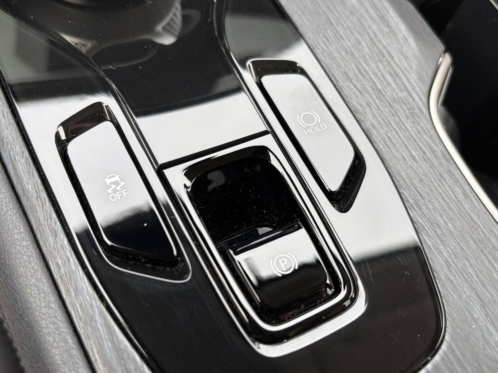 Grå Lexus RZ fra 2025