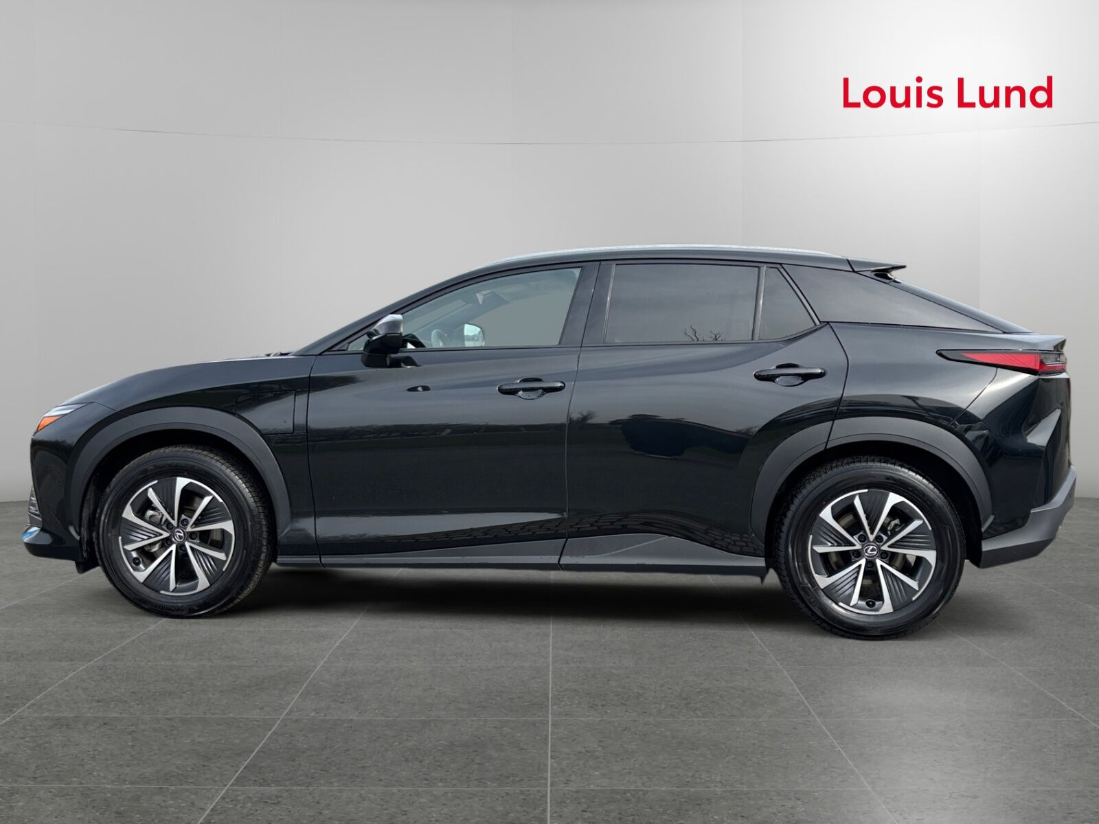 Sort Lexus RZ fra 2025