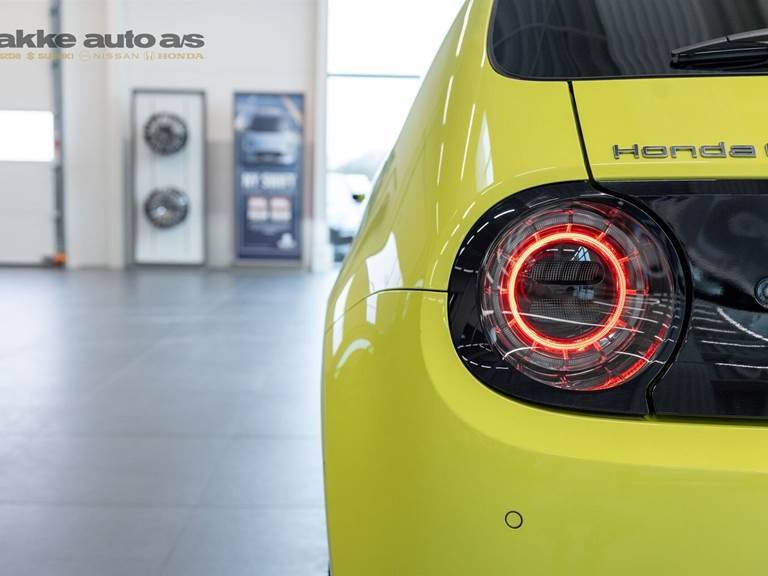 Honda e EL Advance CVT 154HK 5d Aut.