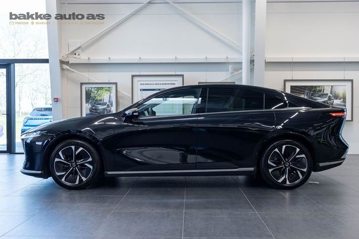 Sort Mazda 6e fra 2025