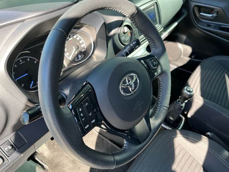 Toyota Yaris 1,5 VVT-I T3 Premiumpakke 111HK 5d 6g