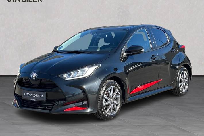 Sort Toyota Yaris fra 2021