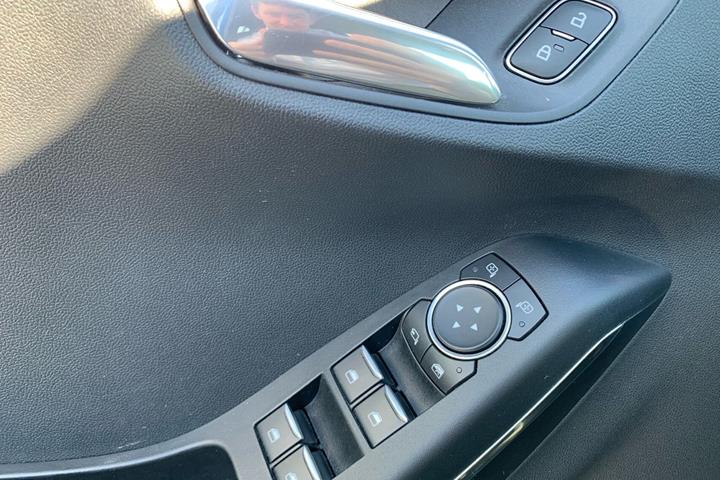 Blå Ford Puma fra 2021