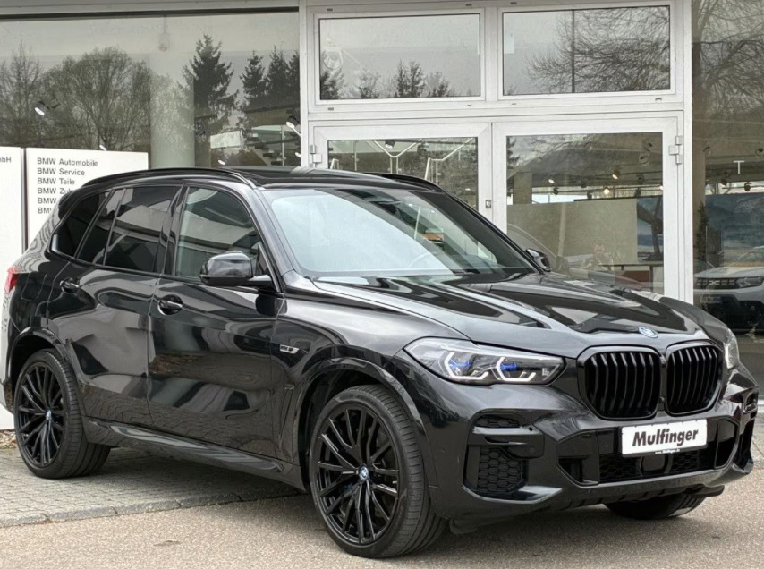 Sort BMW X5 fra 2023
