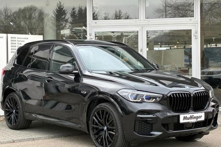 Sort BMW X5 fra 2023