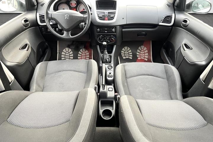 Hvid Peugeot 206+ fra 2012