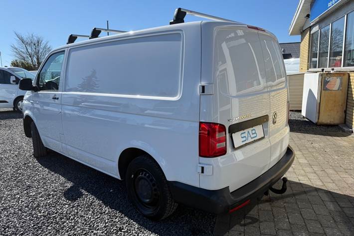 Sort VW Transporter fra 2018