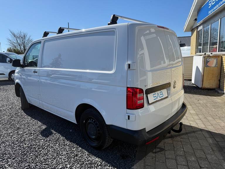 VW Transporter 2,0 TDi 102 Kassevogn kort