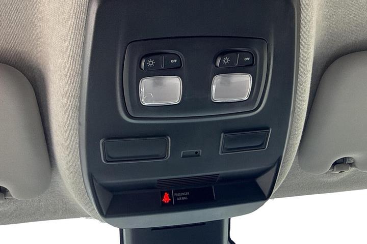Hvid Renault Trafic fra 2025
