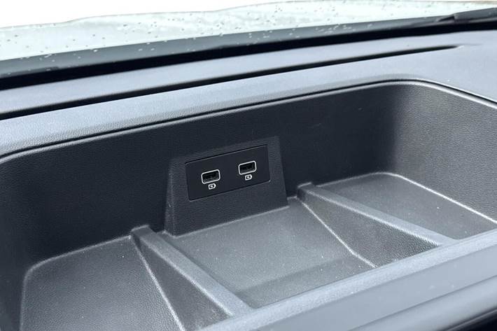 Hvid Renault Trafic fra 2025