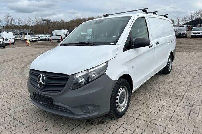 Hvid Mercedes Vito 114 fra 2020