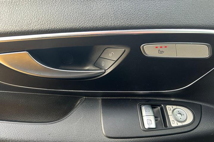 Gul Mercedes Vito 114 fra 2020