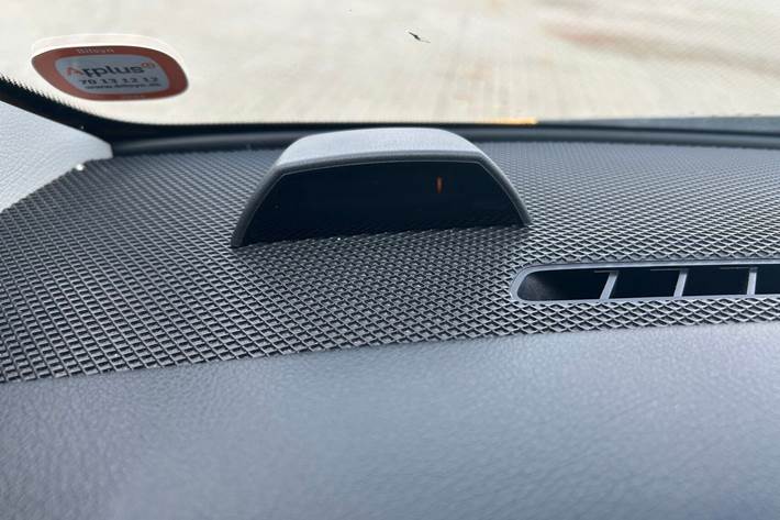 Gul Mercedes Vito 114 fra 2020