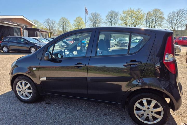 Grøn Suzuki Splash fra 2011