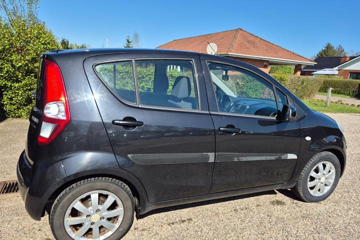 Grøn Suzuki Splash fra 2011