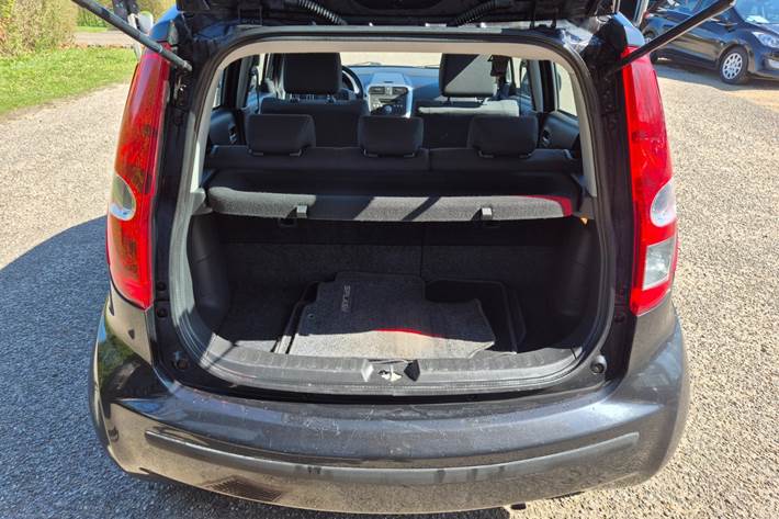 Grøn Suzuki Splash fra 2011