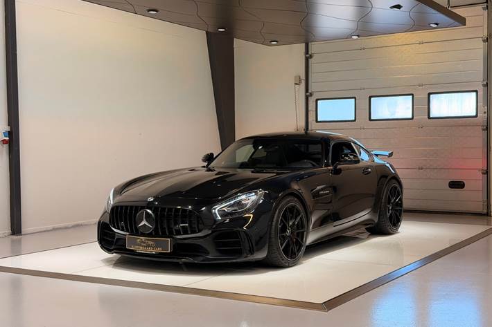 Sort Mercedes AMG GT R fra 2017