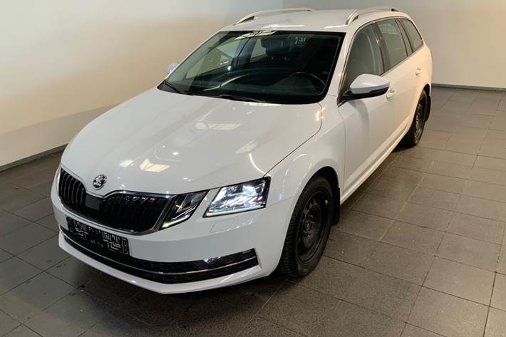 Hvid Skoda Octavia fra 2019