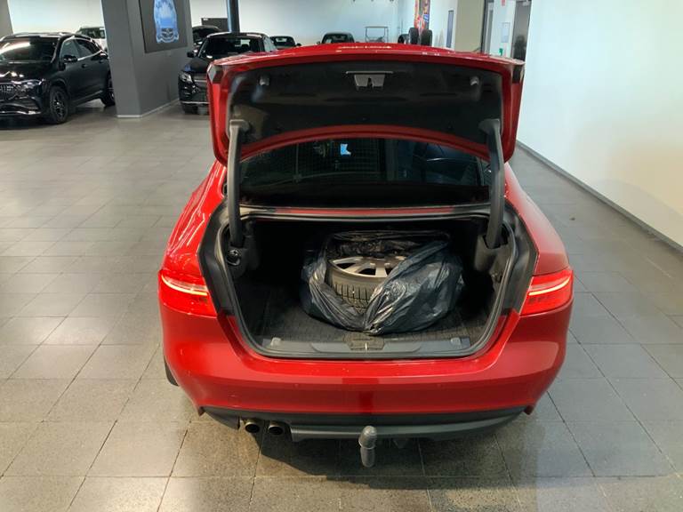 Jaguar XE 2,0 D180 Prestige aut.