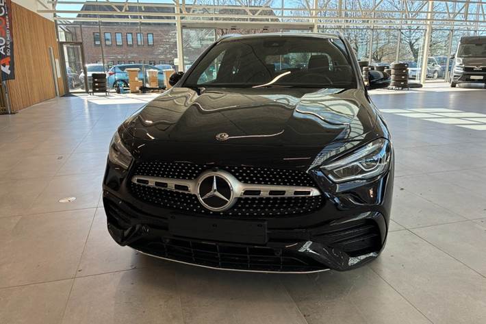 Sort Mercedes GLA250 fra 2020