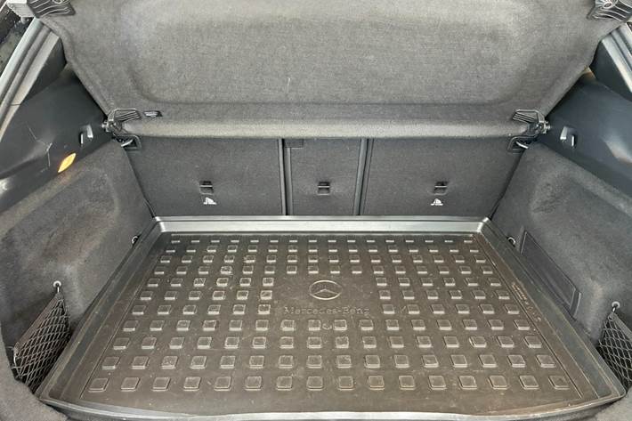 Sort Mercedes GLA250 fra 2020