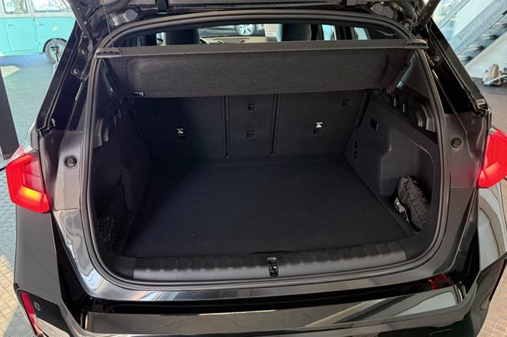 Sort BMW iX1 fra 2024