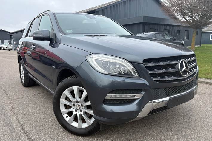 Sort Mercedes ML350 fra 2013