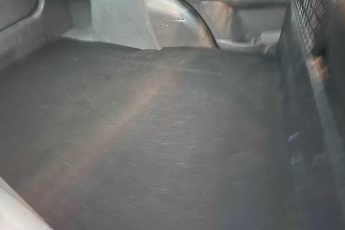 Rød Suzuki SX4 fra 2012