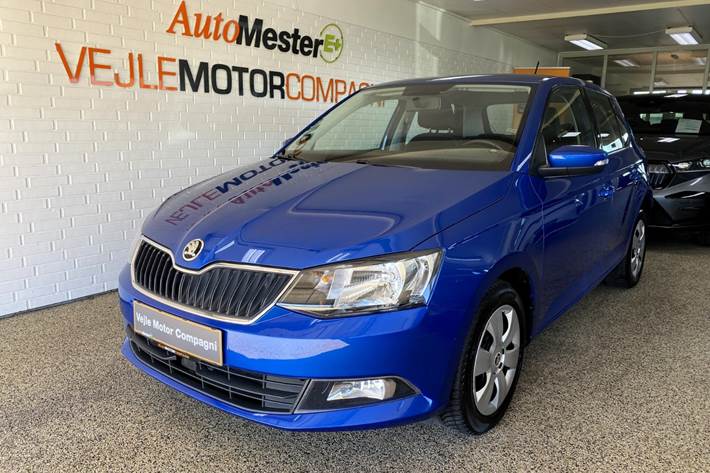 Blå Skoda Fabia fra 2017