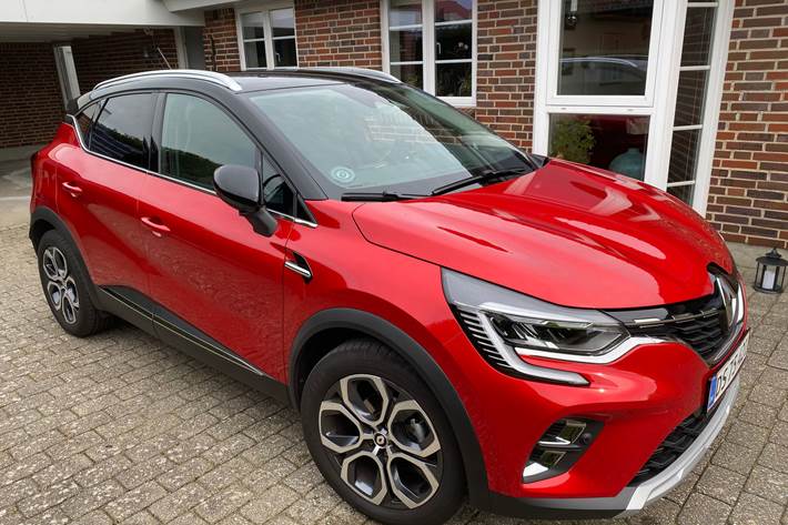 Rød Renault Captur fra 2022
