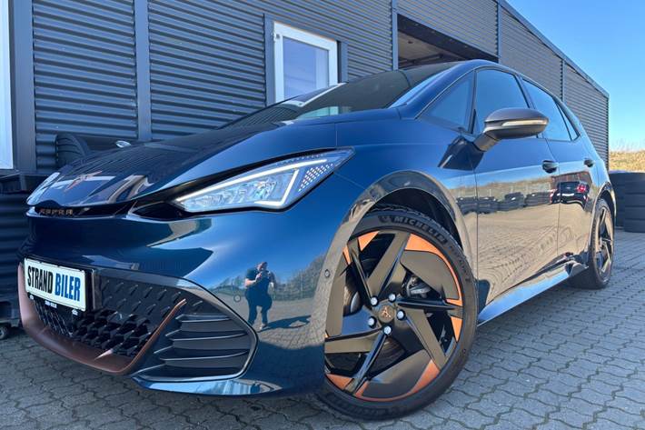 Blå Cupra Born fra 2023