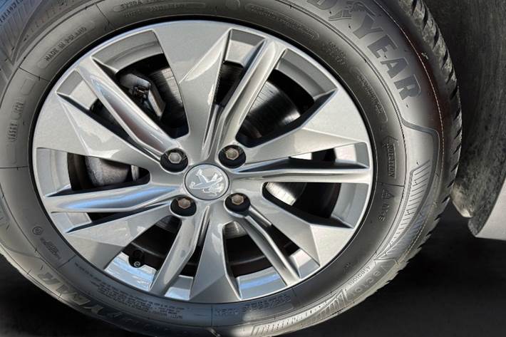 Kobber Peugeot e-2008 fra 2023