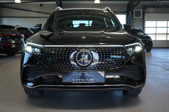 Sort Mercedes EQB250+ fra 2024