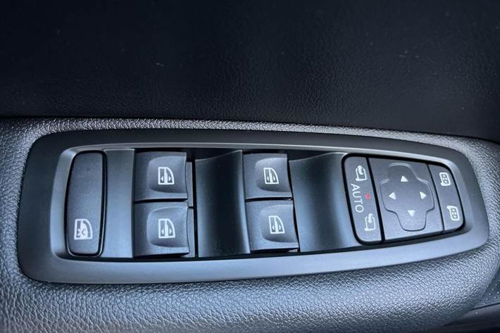 Grå Renault Megane IV fra 2021