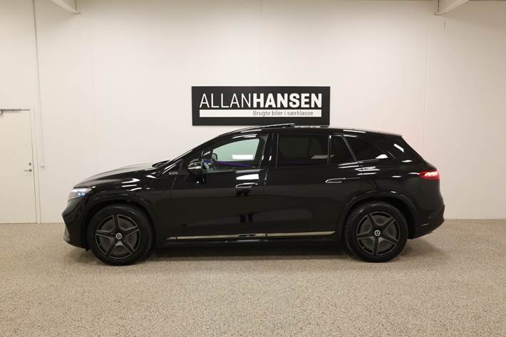 Sort Mercedes EQS450+ SUV fra 2023