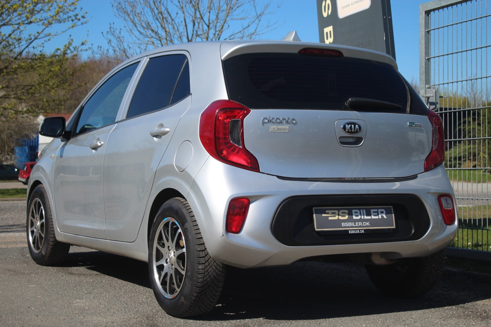 Sølv Kia Picanto fra 2018
