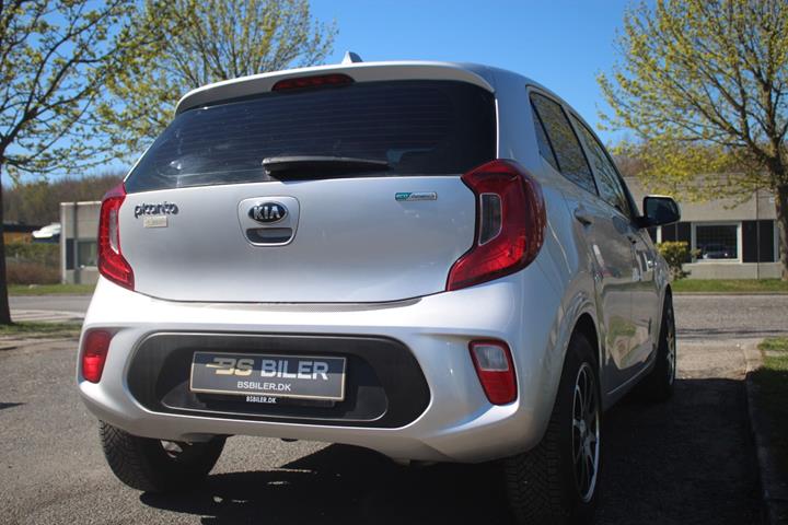 Sølv Kia Picanto fra 2018