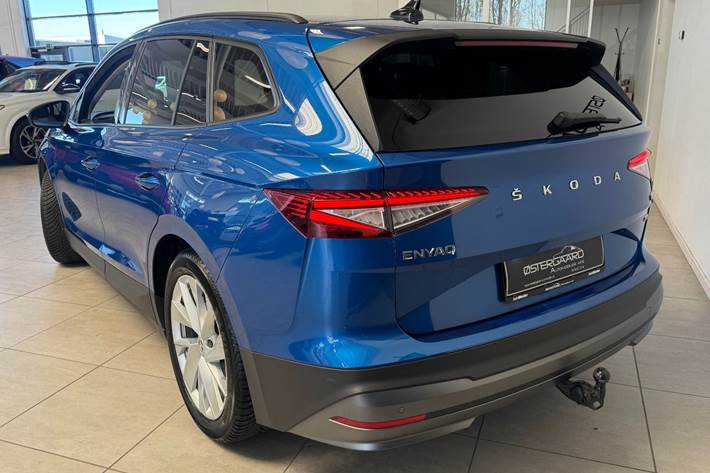 Blå Skoda Enyaq fra 2021