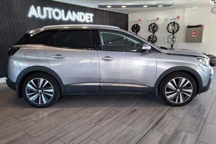 Sølv Peugeot 3008 fra 2020