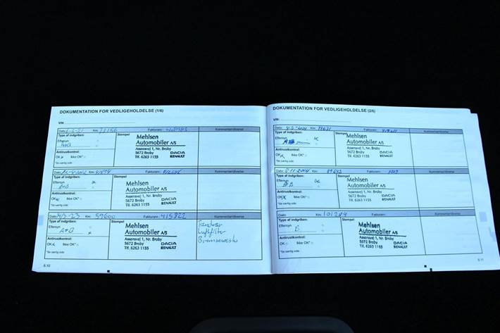 Grå Renault Clio V fra 2020