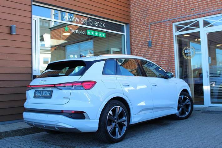 Hvid Audi Q4 e-tron fra 2021