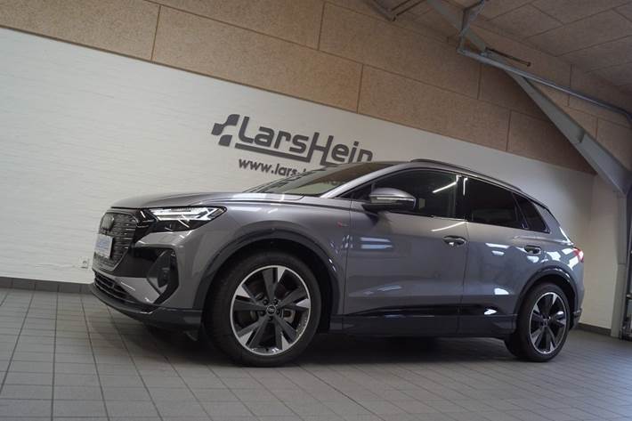 Grå Audi Q4 e-tron fra 2025