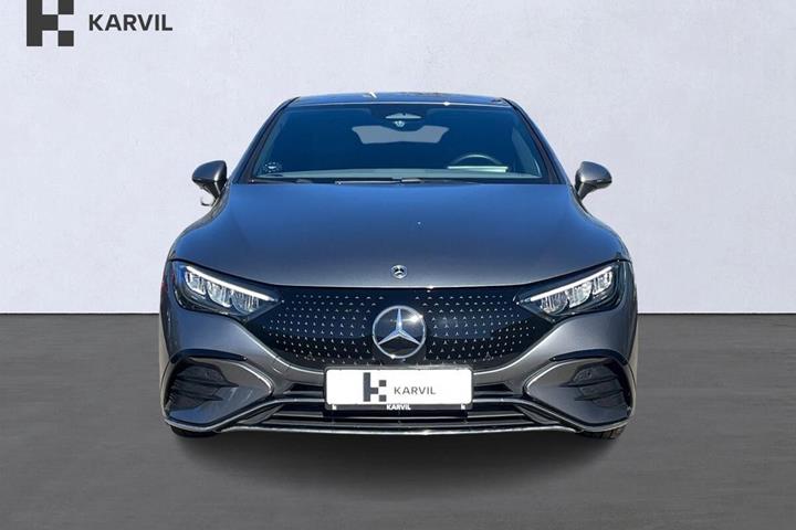 Grå Mercedes EQE350+ fra 2024