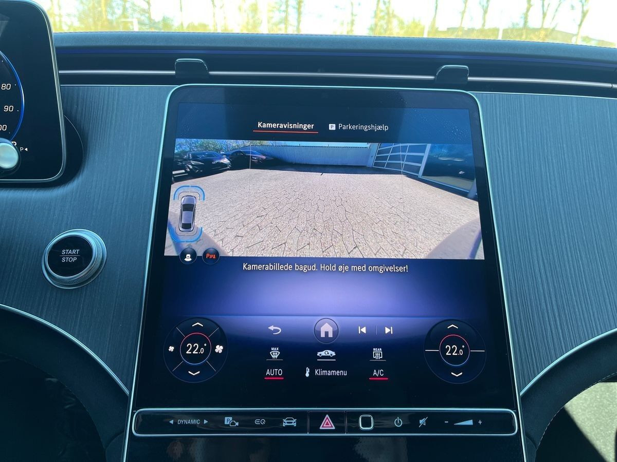 Grå Mercedes EQE350+ fra 2024