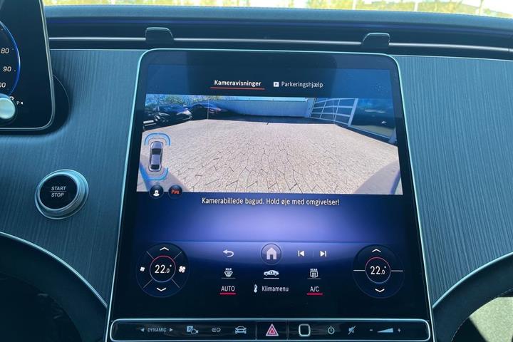Grå Mercedes EQE350+ fra 2024