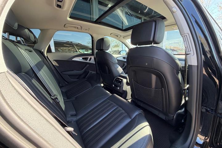 Gul Audi A6 Allroad fra 2016