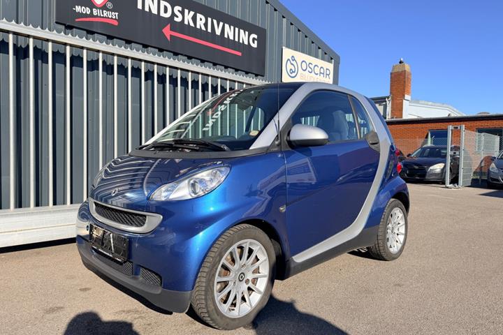 Blå Smart ForTwo Coupé fra 2008 set udefra
